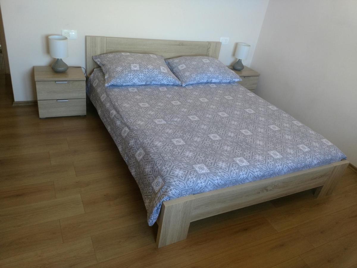 Korkyra Melaina Medvinjak